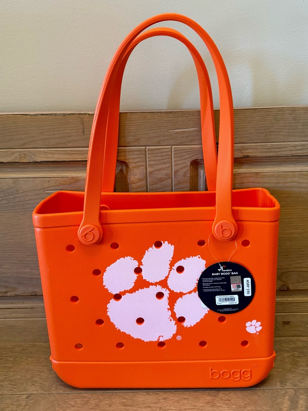 Clemson Tigers Fanatics Baby
Bogg Bag Orange White Paw Charm Beach Game Day NWT - Picture 2 of 10